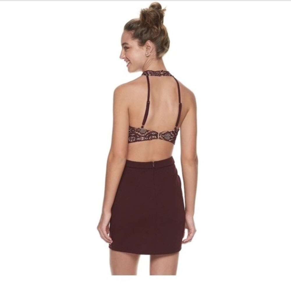 Adorable Lacey Dress. NWT - Picture 2 of 4